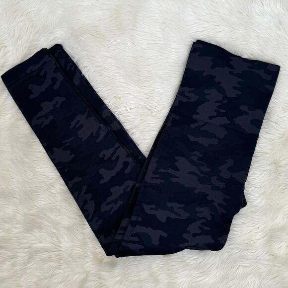 SPANX Camo Look at Me Now Seamless Leggings Size M - Picture 1 of 9